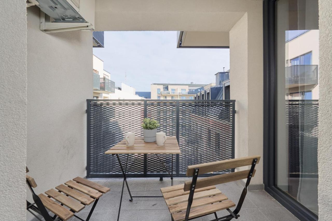 Chique For A Big Family With 2 Parking Spaces By Renters Apartment *