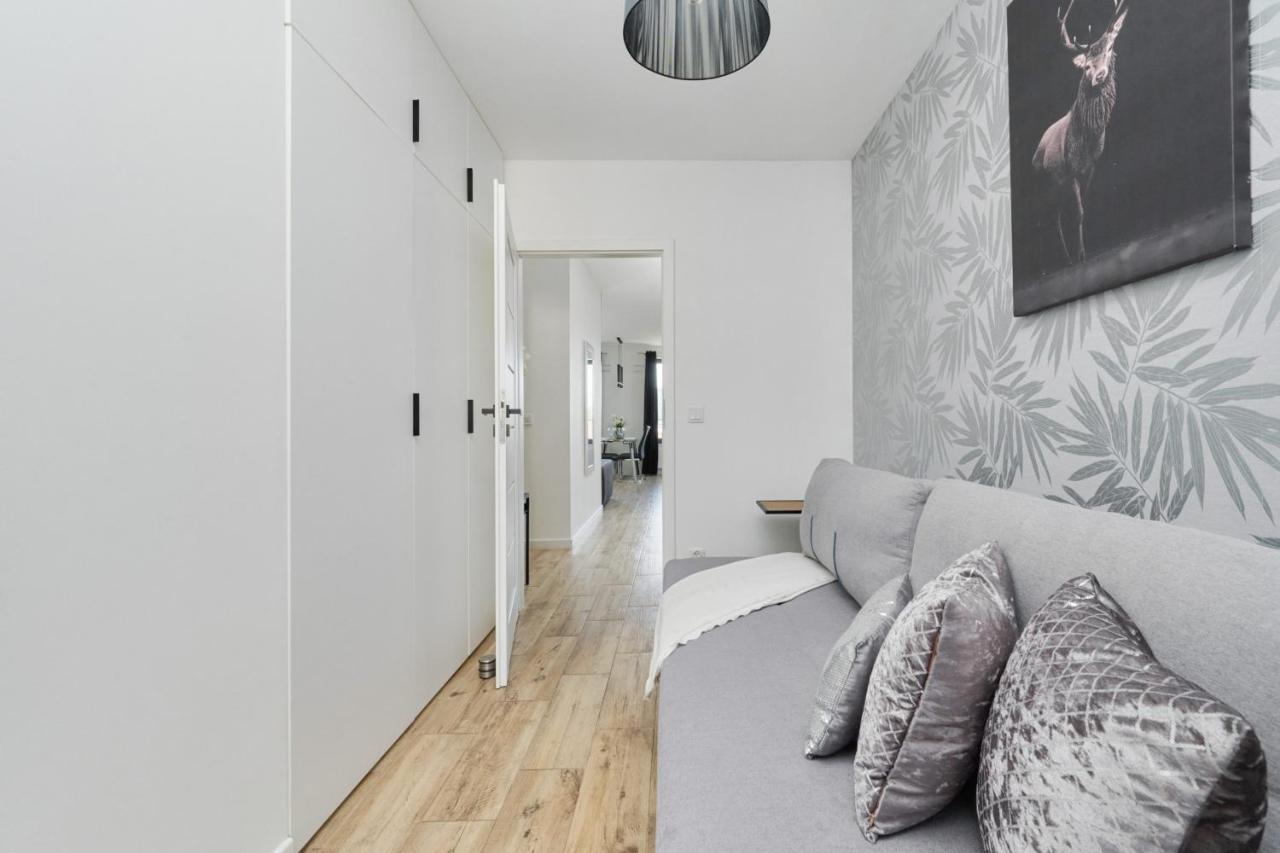 Chique For A Big Family With 2 Parking Spaces By Renters Wroclaw