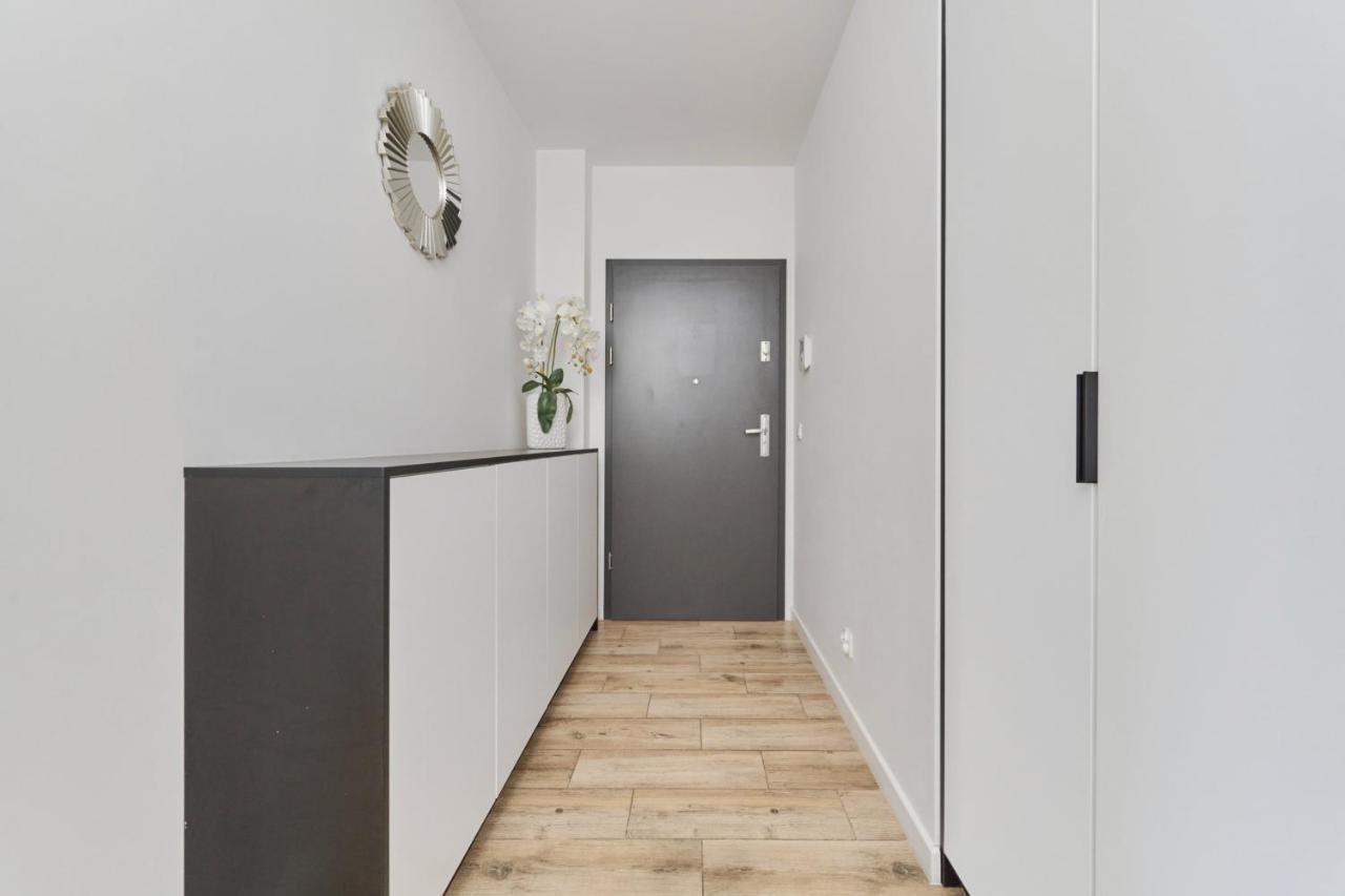 Chique For A Big Family With 2 Parking Spaces By Renters *
