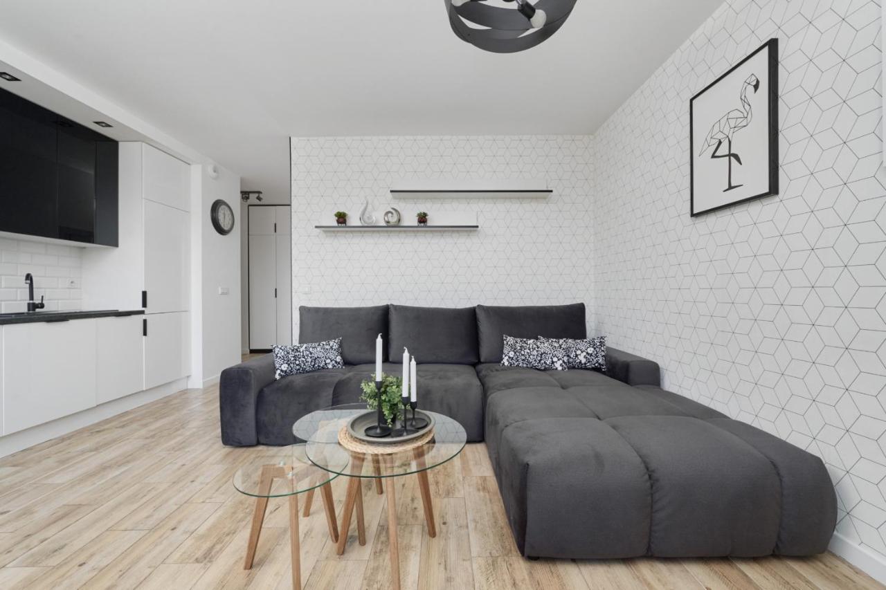 Chique For A Big Family With 2 Parking Spaces By Renters *