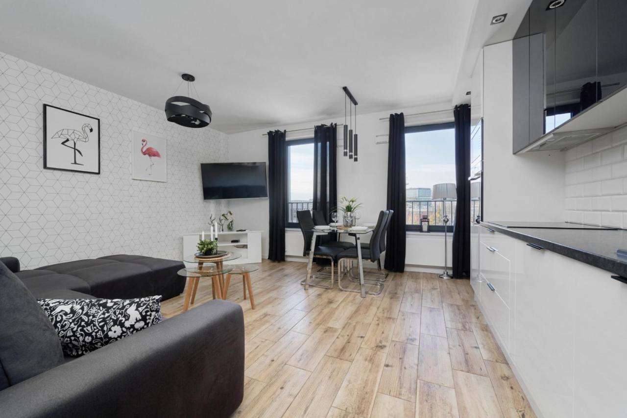 Chique For A Big Family With 2 Parking Spaces By Renters Apartment *